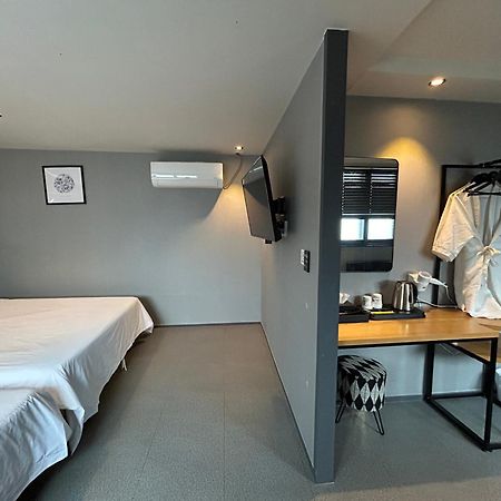Deluxe Motel Кодже Екстер'єр фото
