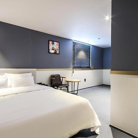 Deluxe Motel Кодже Екстер'єр фото