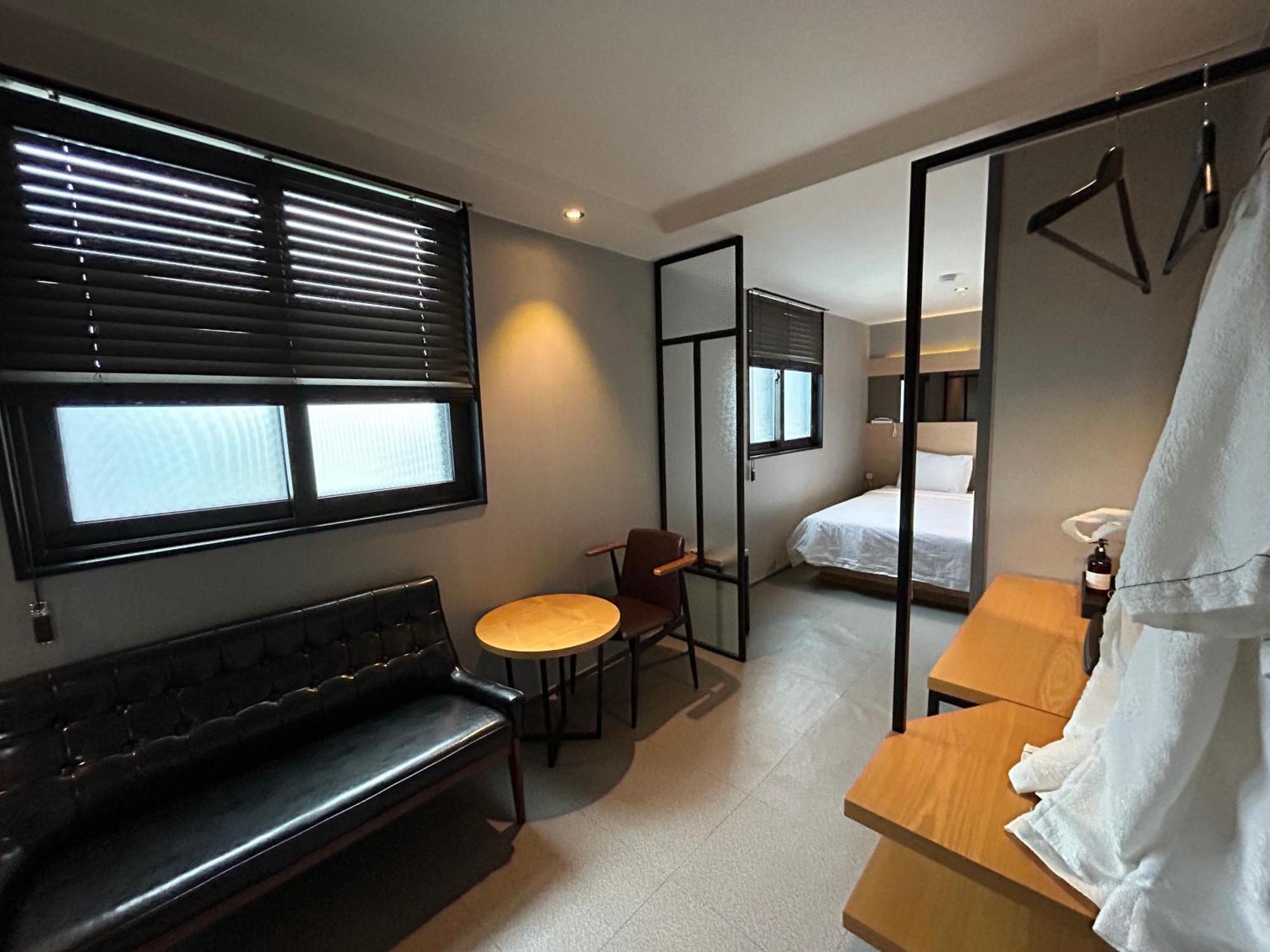 Deluxe Motel Кодже Екстер'єр фото