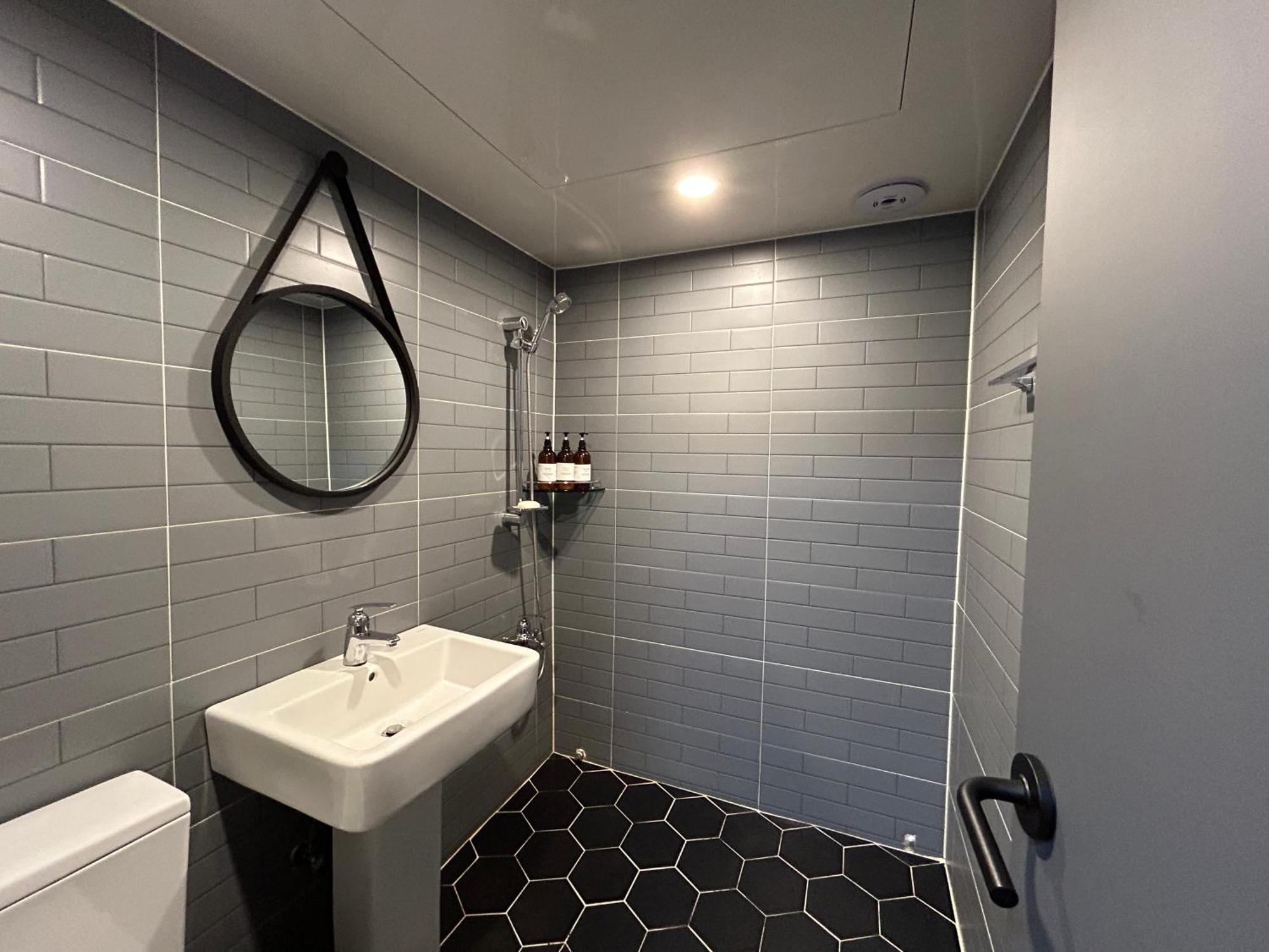 Deluxe Motel Кодже Екстер'єр фото