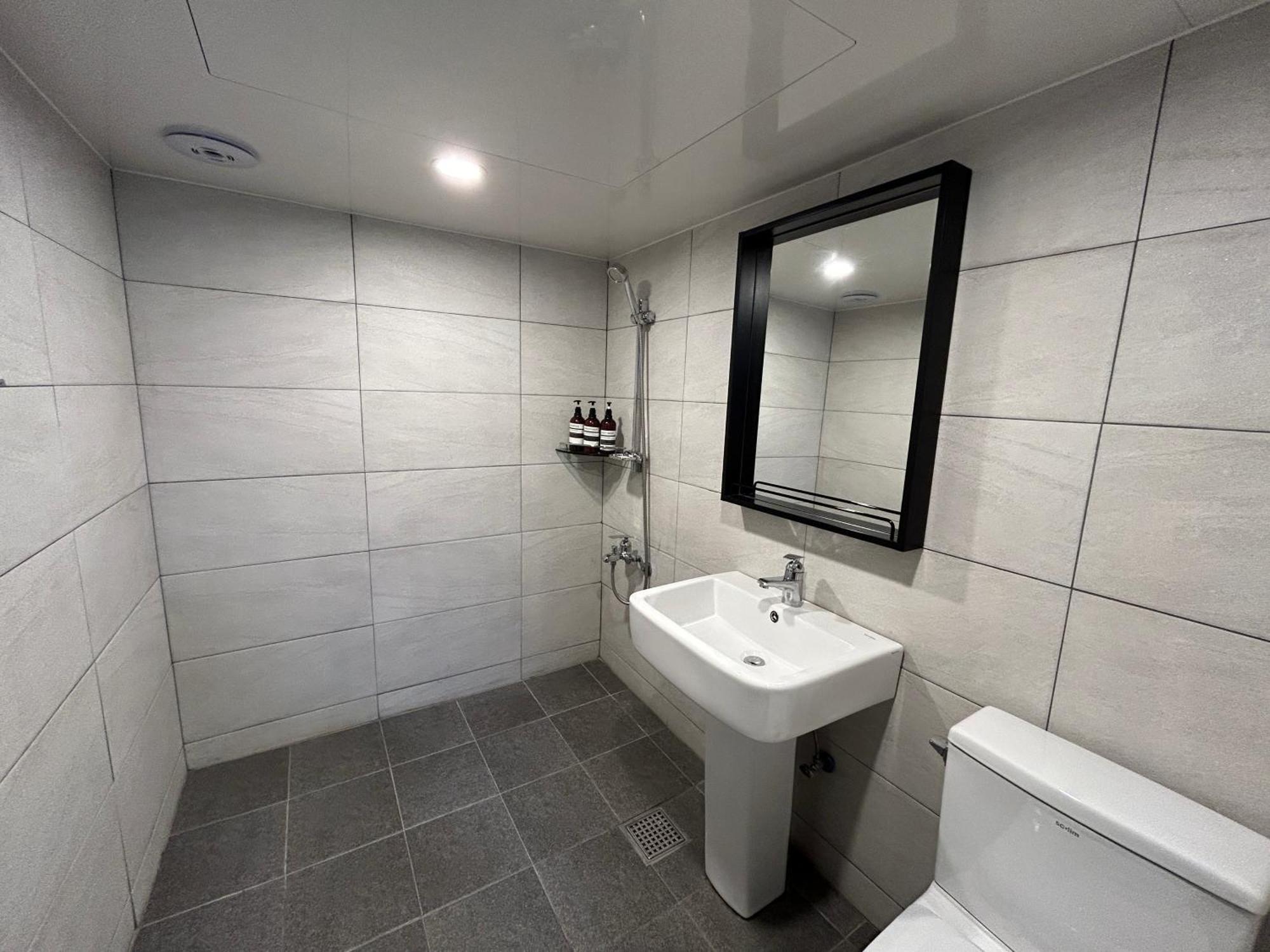Deluxe Motel Кодже Номер фото
