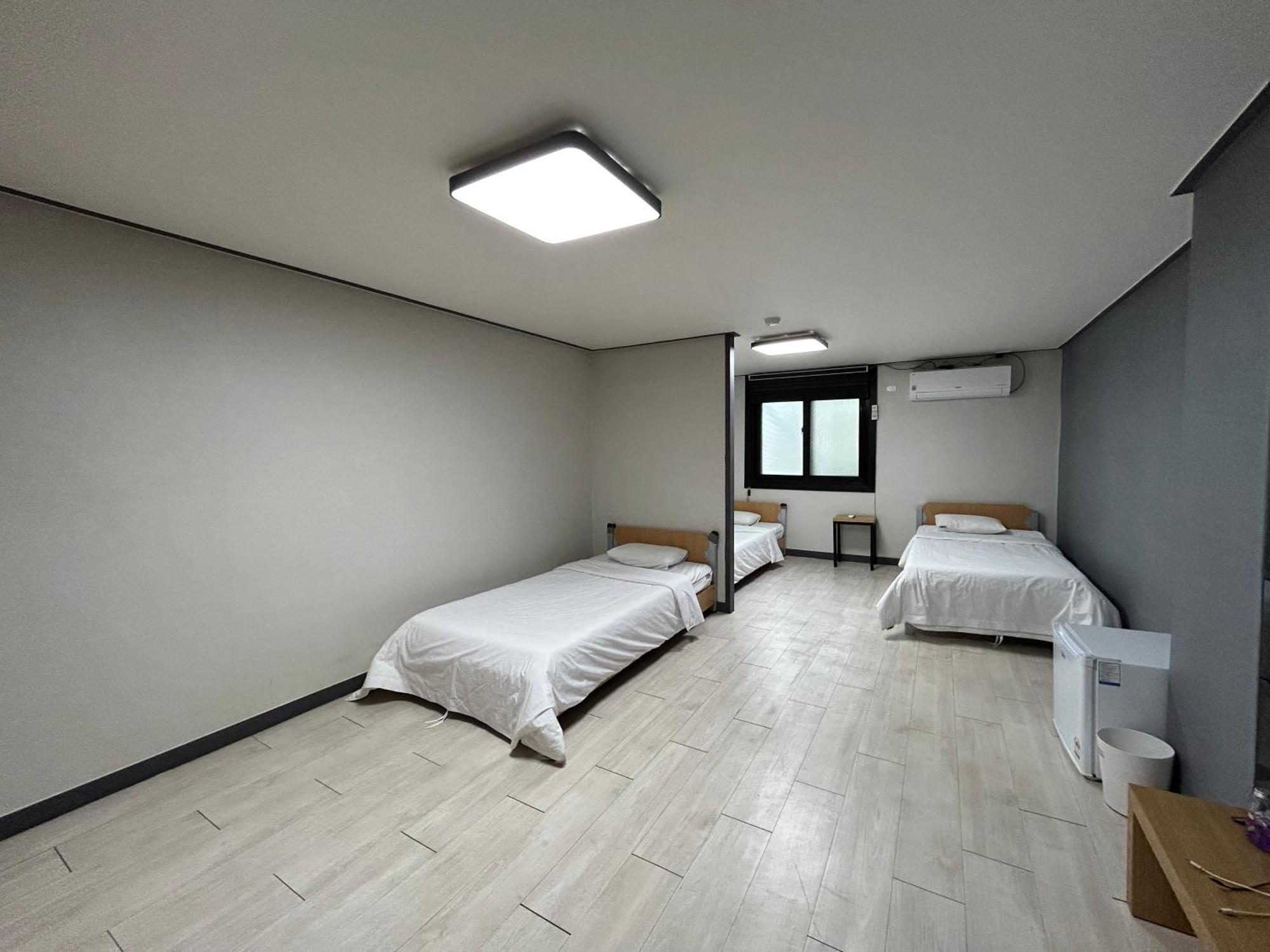Deluxe Motel Кодже Номер фото