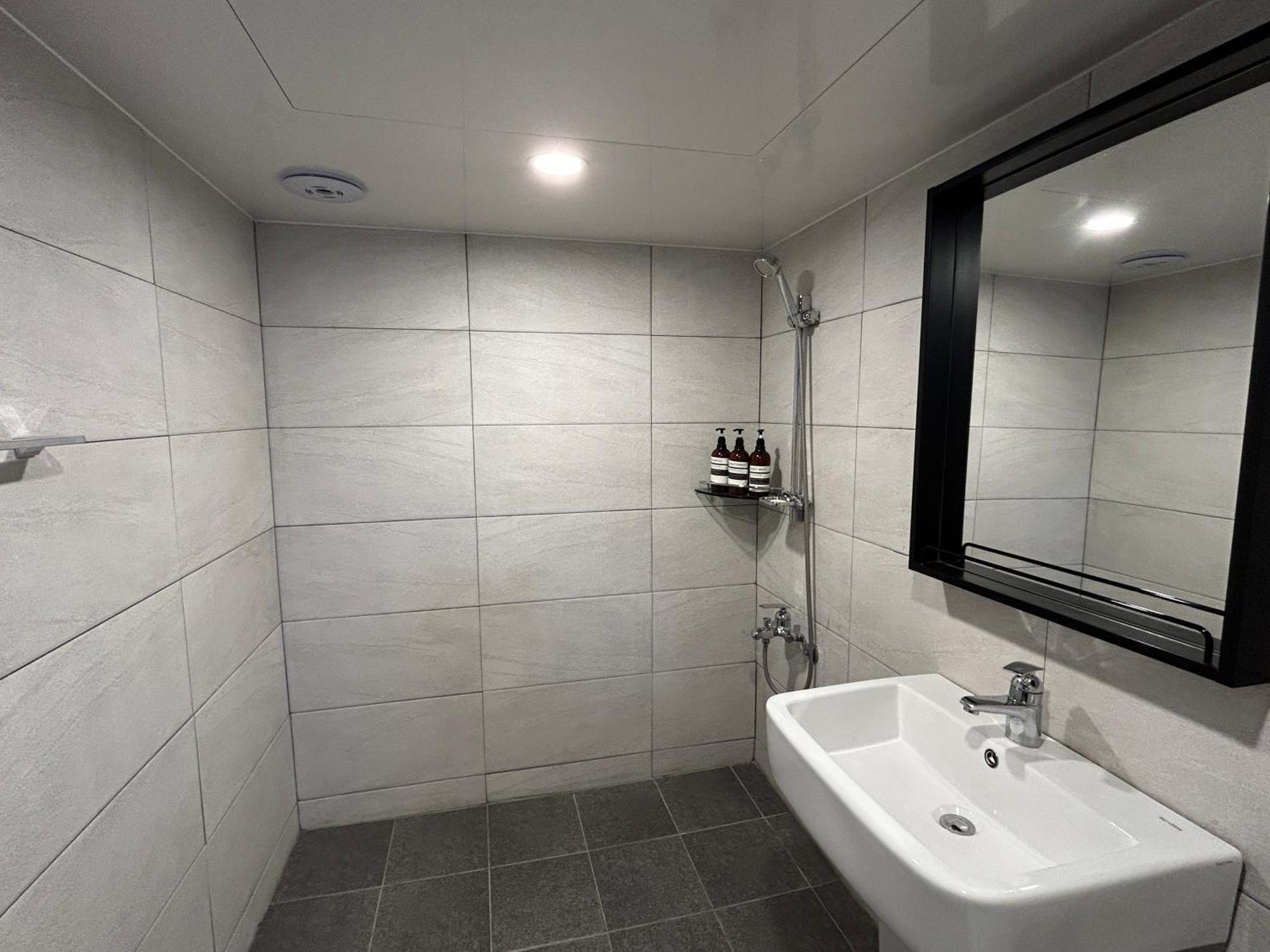 Deluxe Motel Кодже Номер фото
