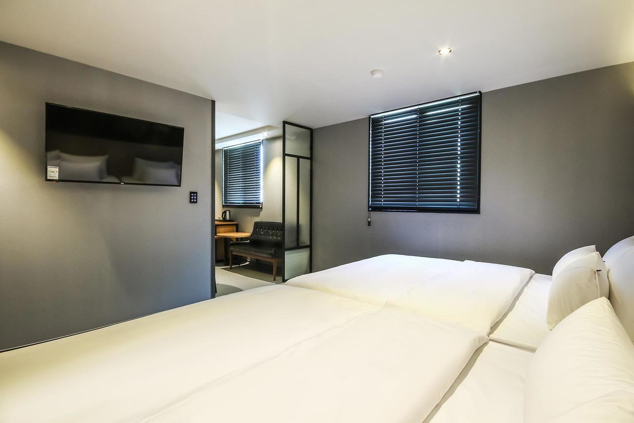 Deluxe Motel Кодже Екстер'єр фото