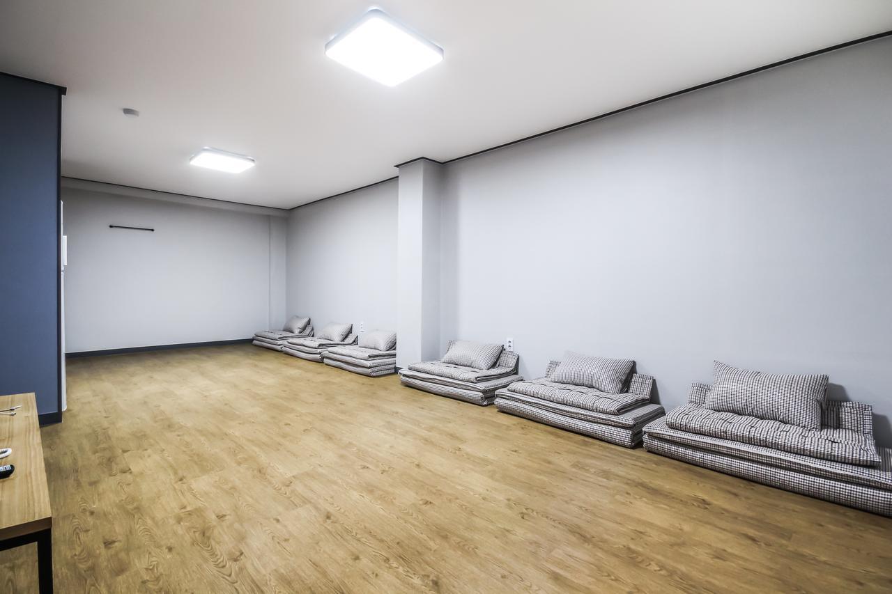 Deluxe Motel Кодже Екстер'єр фото