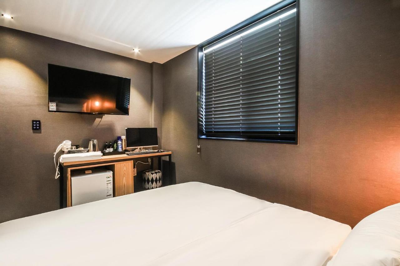 Deluxe Motel Кодже Екстер'єр фото