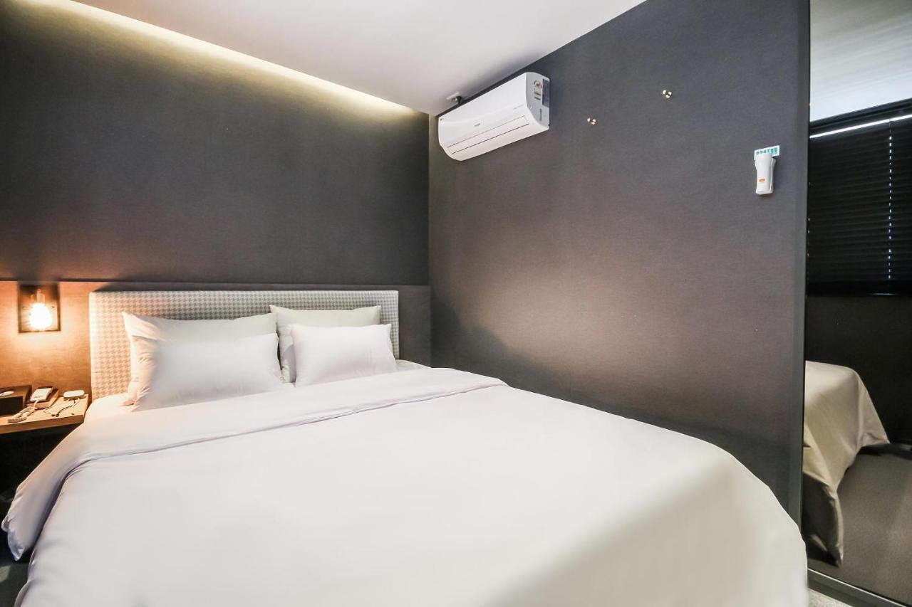 Deluxe Motel Кодже Екстер'єр фото