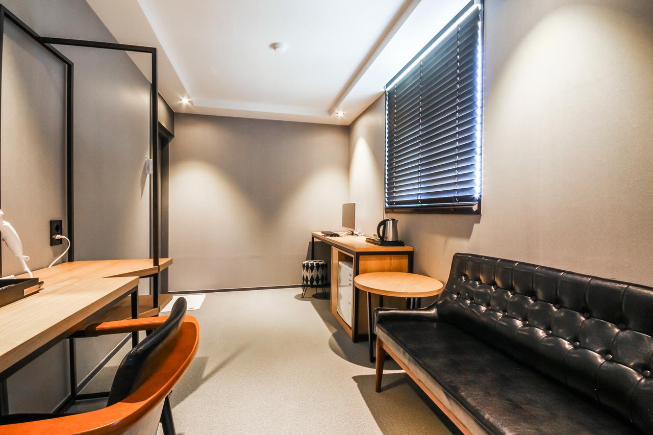 Deluxe Motel Кодже Екстер'єр фото