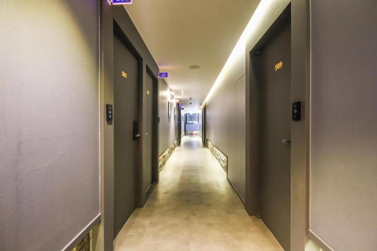 Deluxe Motel Кодже Екстер'єр фото