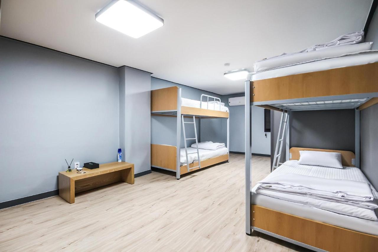 Deluxe Motel Кодже Екстер'єр фото