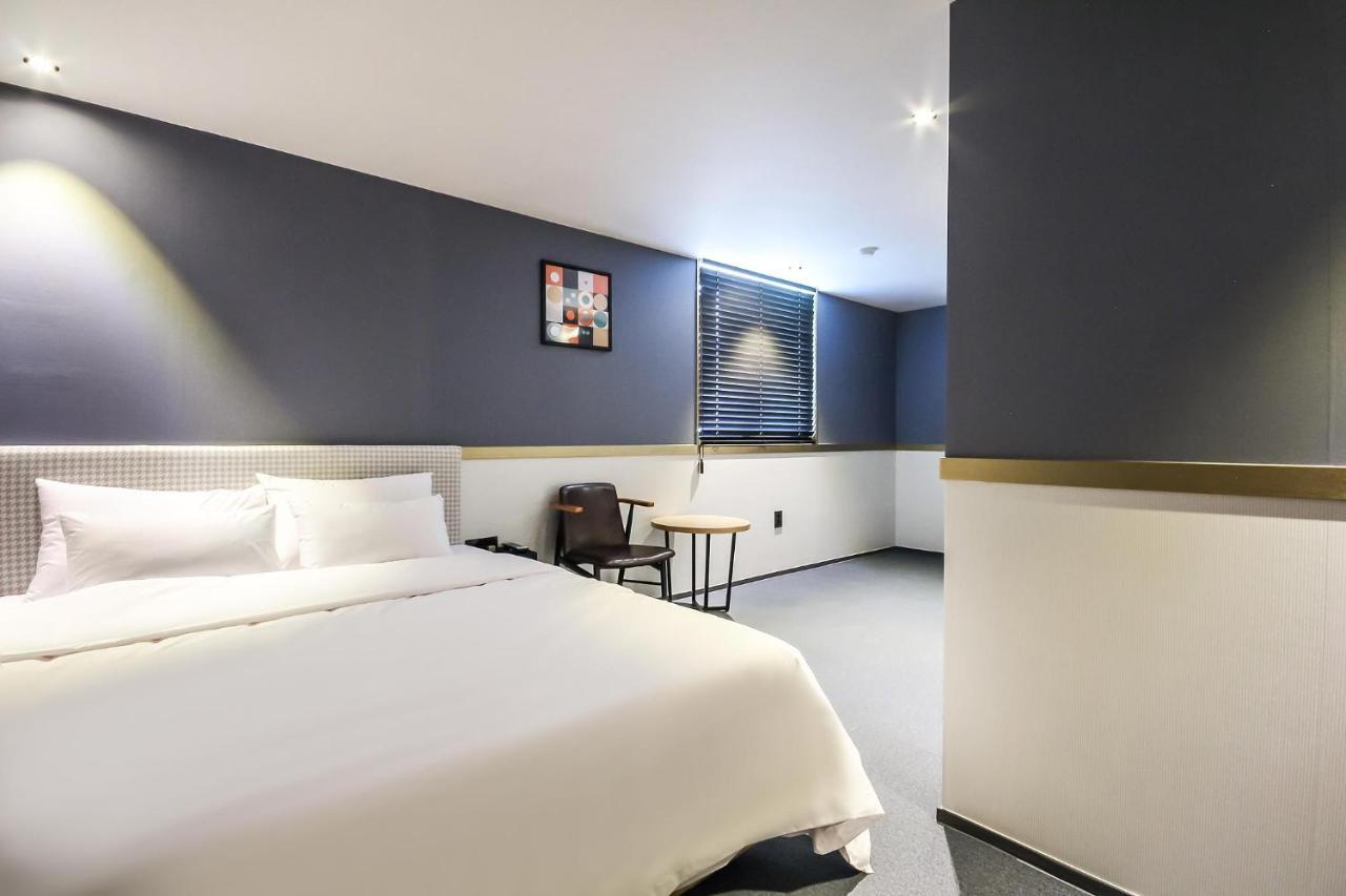 Deluxe Motel Кодже Екстер'єр фото