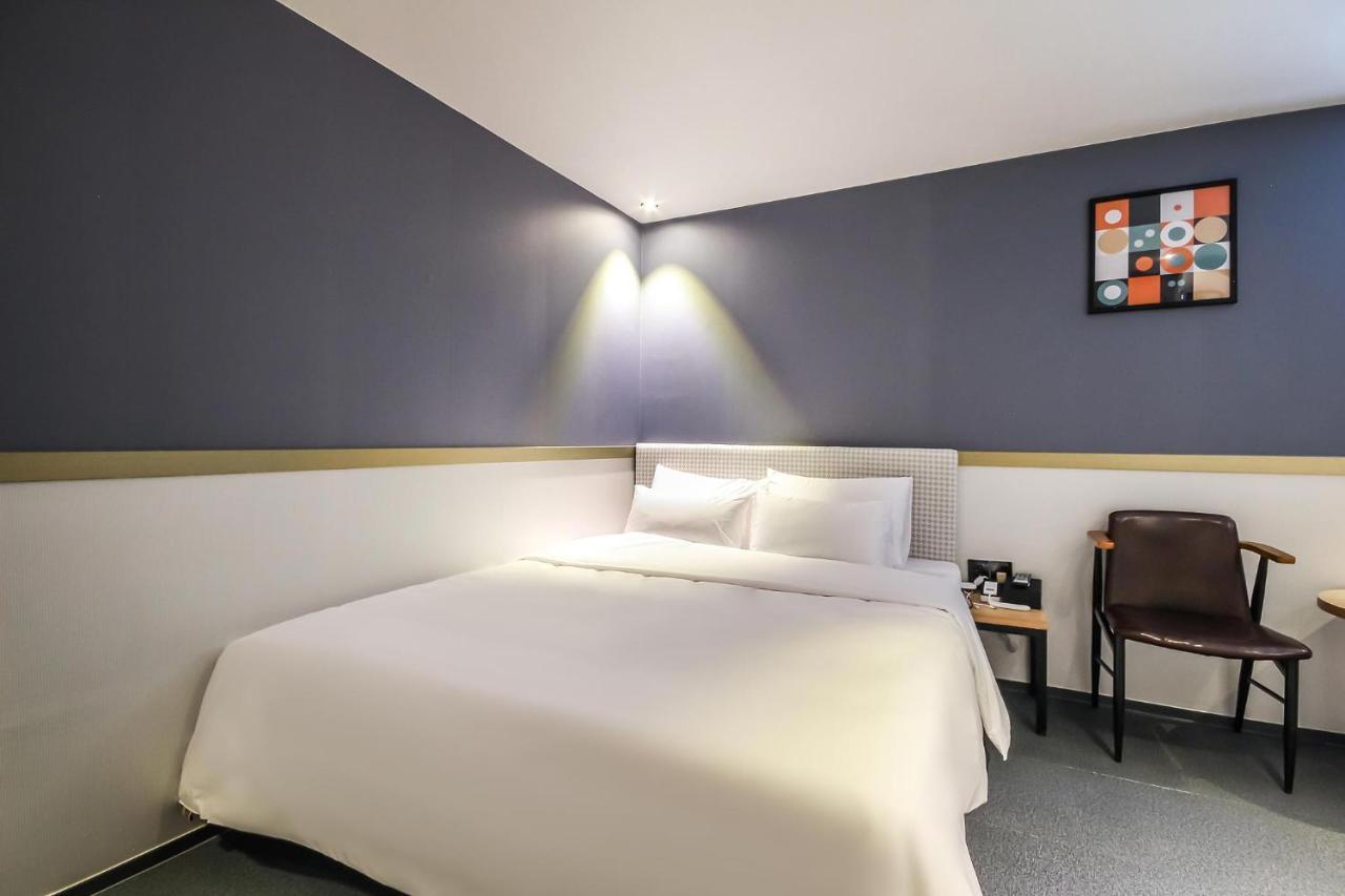 Deluxe Motel Кодже Екстер'єр фото