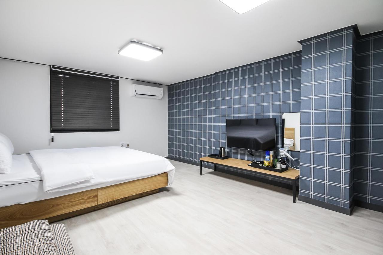 Deluxe Motel Кодже Екстер'єр фото