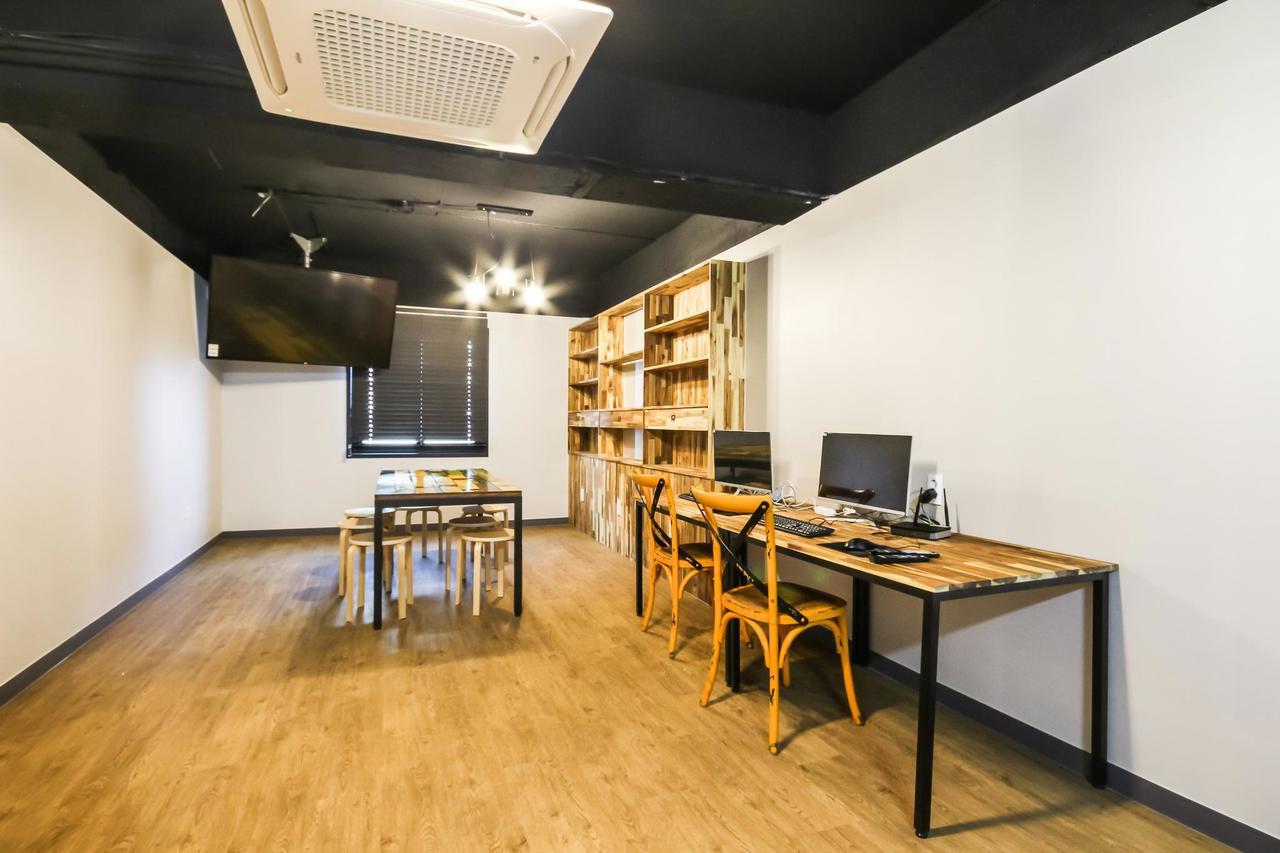 Deluxe Motel Кодже Екстер'єр фото