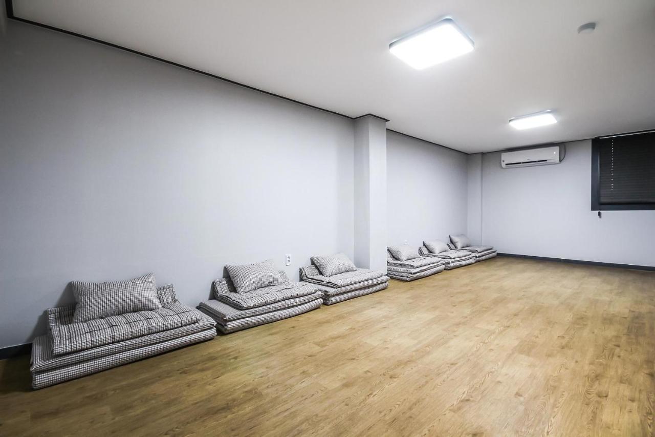 Deluxe Motel Кодже Екстер'єр фото