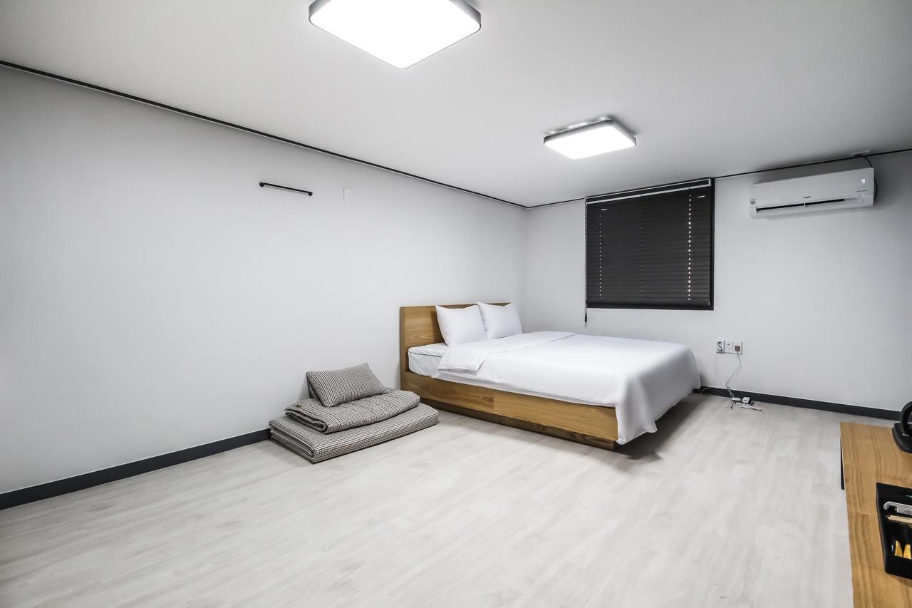 Deluxe Motel Кодже Екстер'єр фото