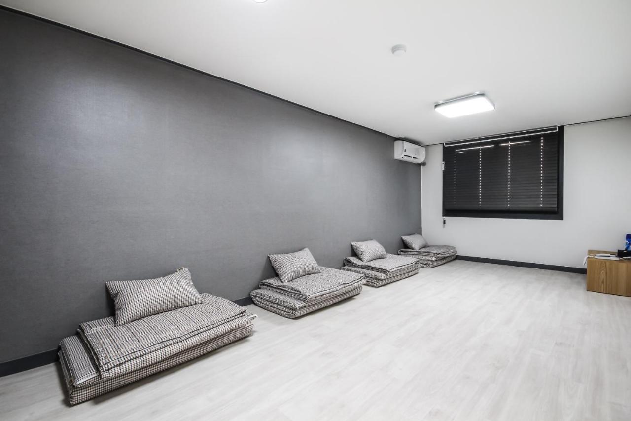 Deluxe Motel Кодже Екстер'єр фото