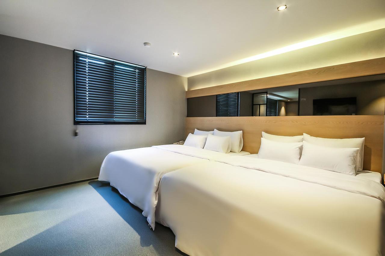 Deluxe Motel Кодже Екстер'єр фото